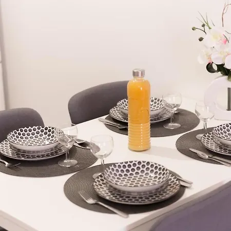 Luxueux Paris - - Les Lilas-parking Gratuit * Bagnolet