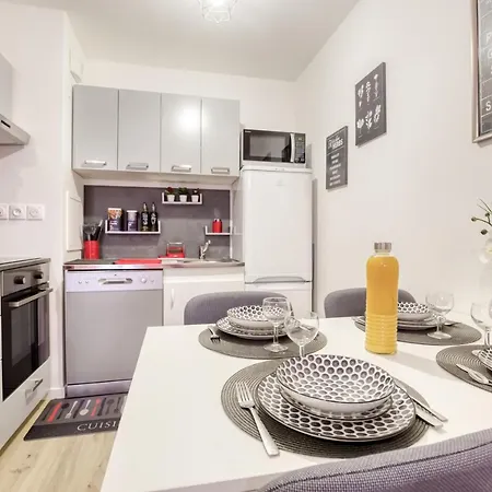 Luxueux Paris - - Les Lilas-parking Gratuit Apartment Bagnolet