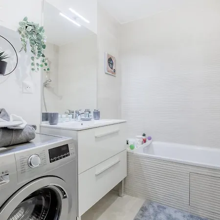 Luxueux Paris - - Les Lilas-parking Gratuit Apartment Bagnolet