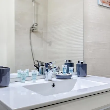 Luxueux Paris - - Les Lilas-parking Gratuit Apartment Bagnolet